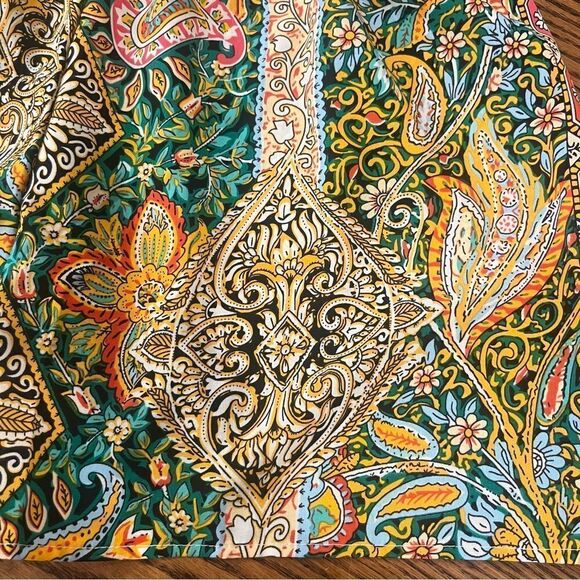 Paisley Print Tie Front Shorts Size 10/L Black, Green, Multicolor - Picture 7 of 10